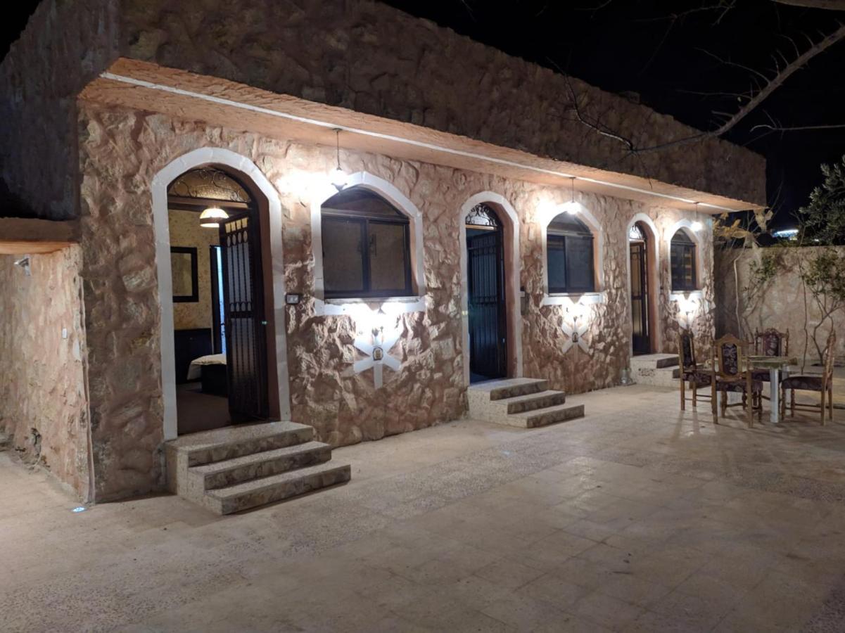 Appartamento Petra Bedouin House 1 Wadi Musa Esterno foto