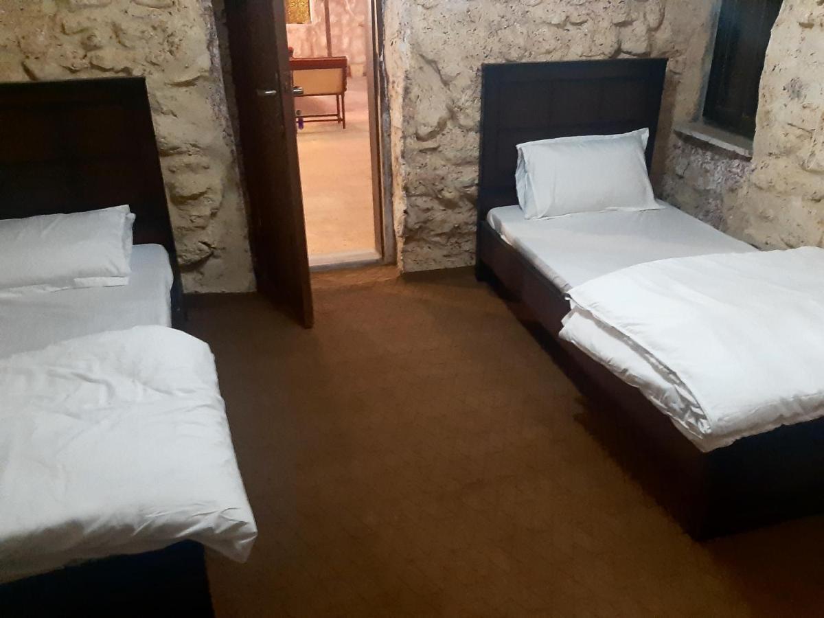 Appartamento Petra Bedouin House 1 Wadi Musa Esterno foto