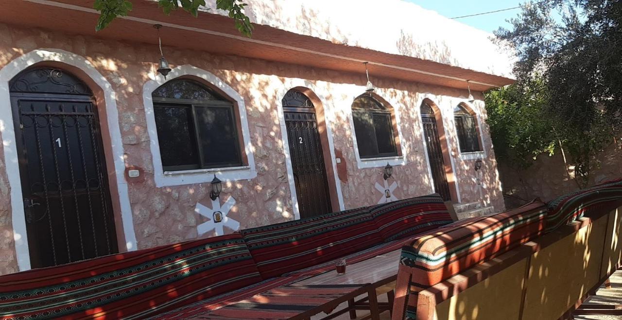 Appartamento Petra Bedouin House 1 Wadi Musa Esterno foto