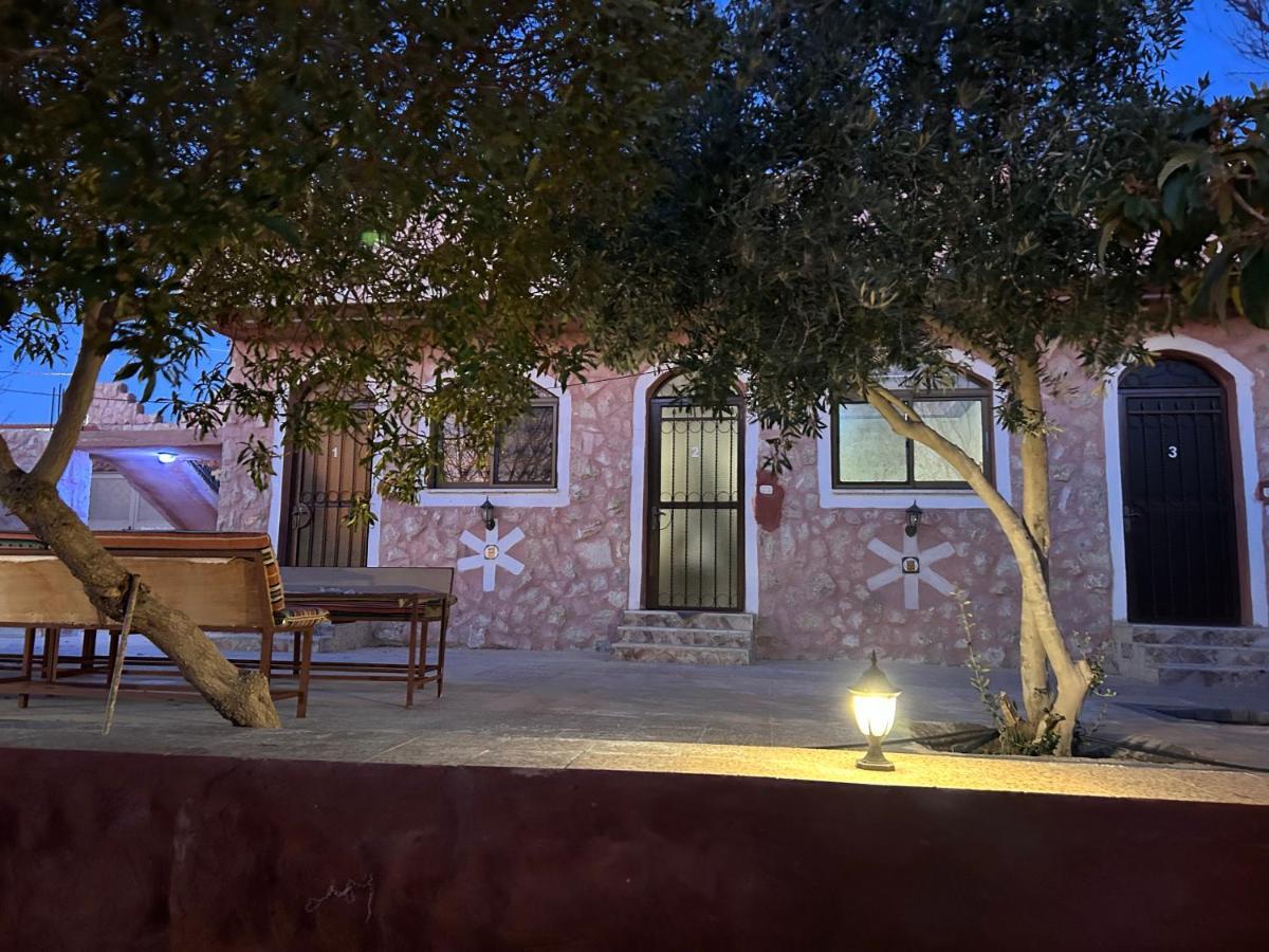 Appartamento Petra Bedouin House 1 Wadi Musa Esterno foto